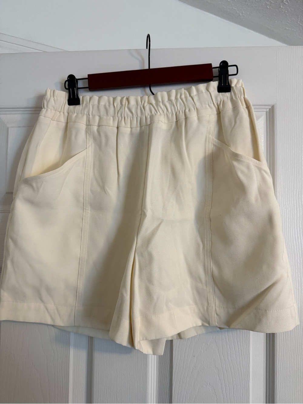 NW/OT- Vera Wang Cream Elastic-Waist Women’s Shorts